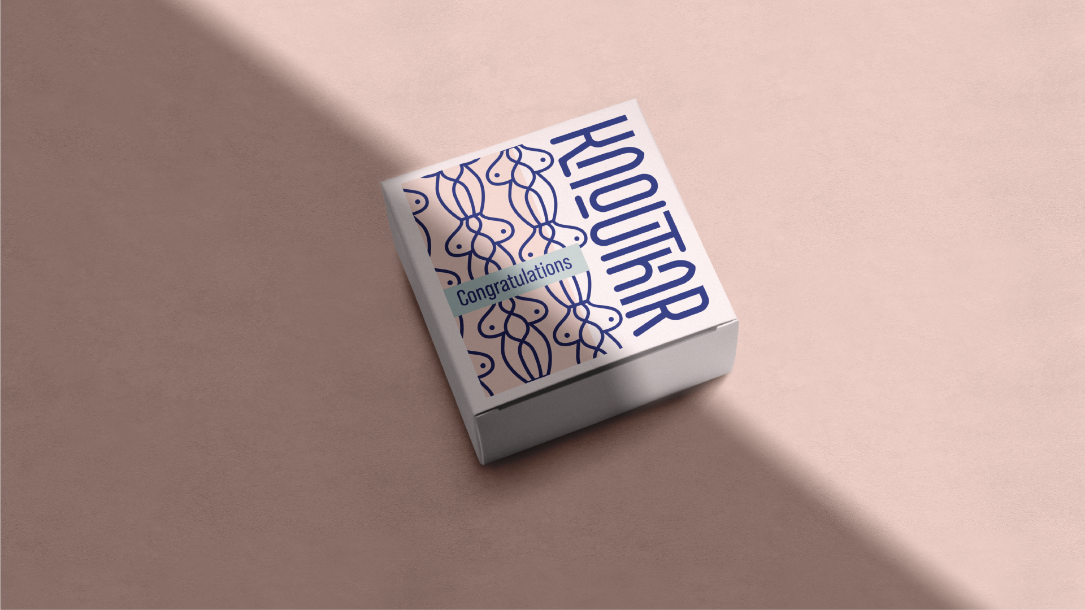 Marketingbureau Amsterdam, branding van Kaouthar met op het plaatje kaartjes met logo en patroon